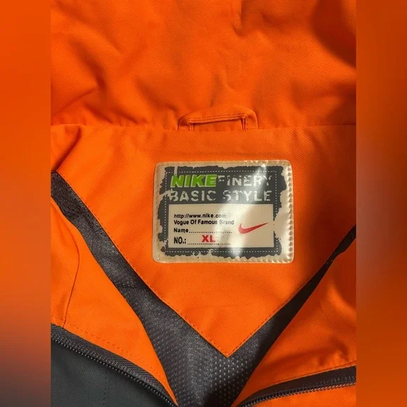 Nike Jacket - Picture 6 of 11